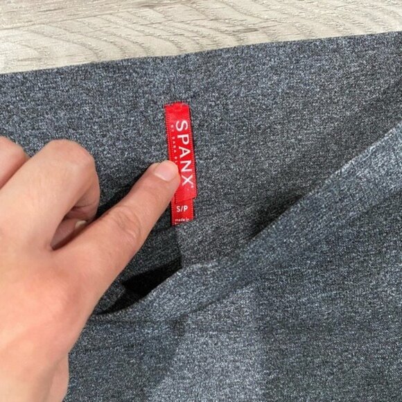 Spanx Gray Shapewear‎ Leggings Small​ - Picture 4 of 4